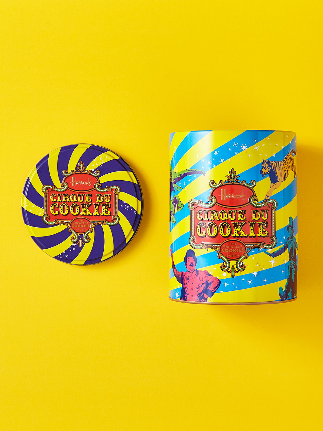 Una scatola in metallo di biscotti personalizzata per Harrods.